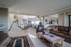 Villa mit Meerblick zu verkaufen in Plettenberg Bay